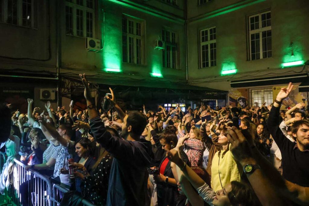 Ida Prester nastupa sa Lollobrigidom na koncertu u Bašti KST Beograd